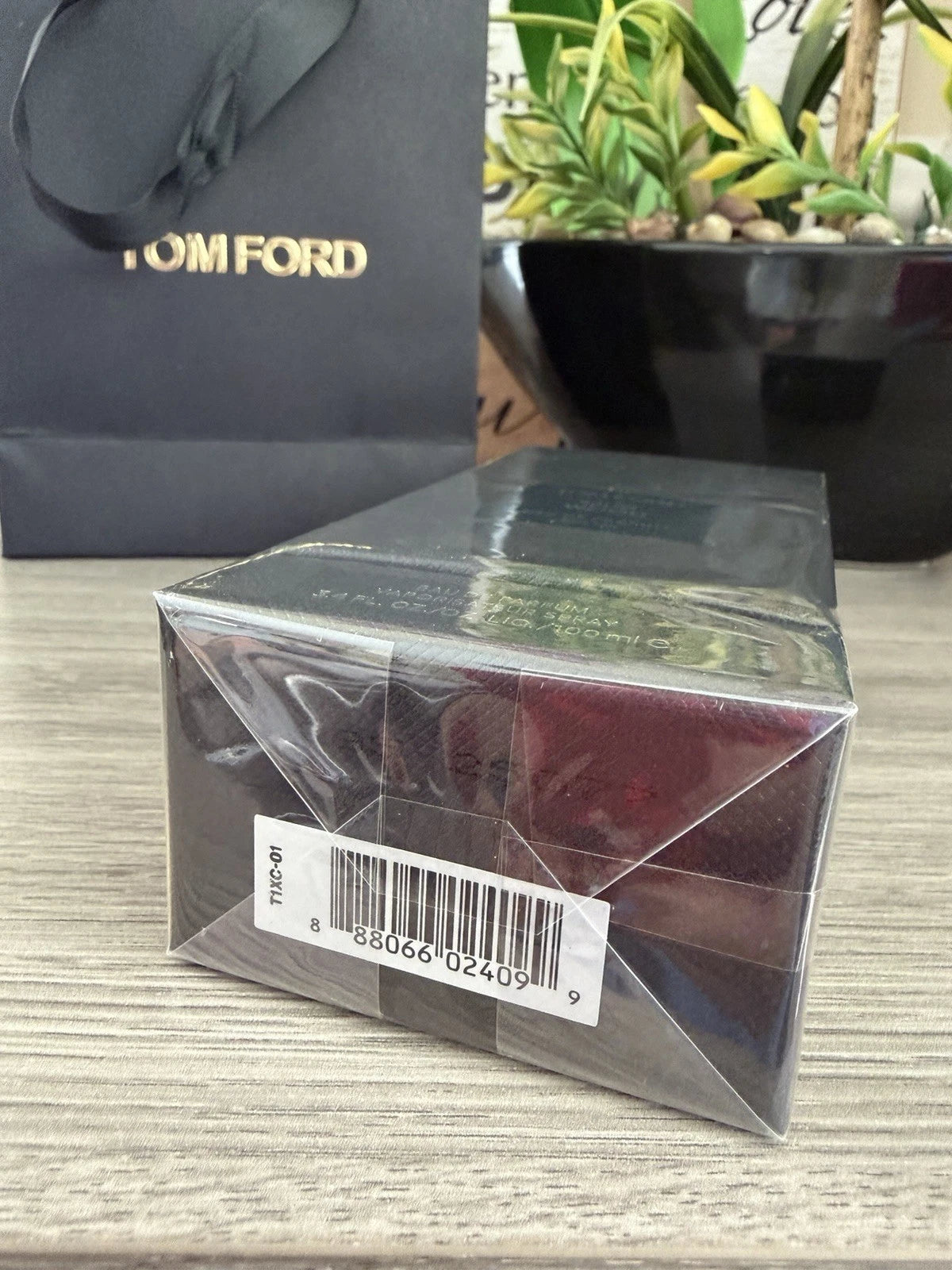 Tom Ford Oud Wood Eau de Parfum for Men & Women 3.4 oz (100ml)