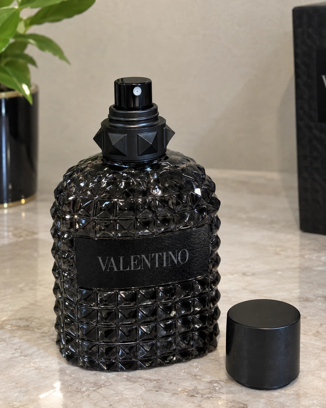 Valentino Uomo Born In Roma Rockstud Noir for Men - 3.4 oz / 100 ml Eau De Toilette Spray