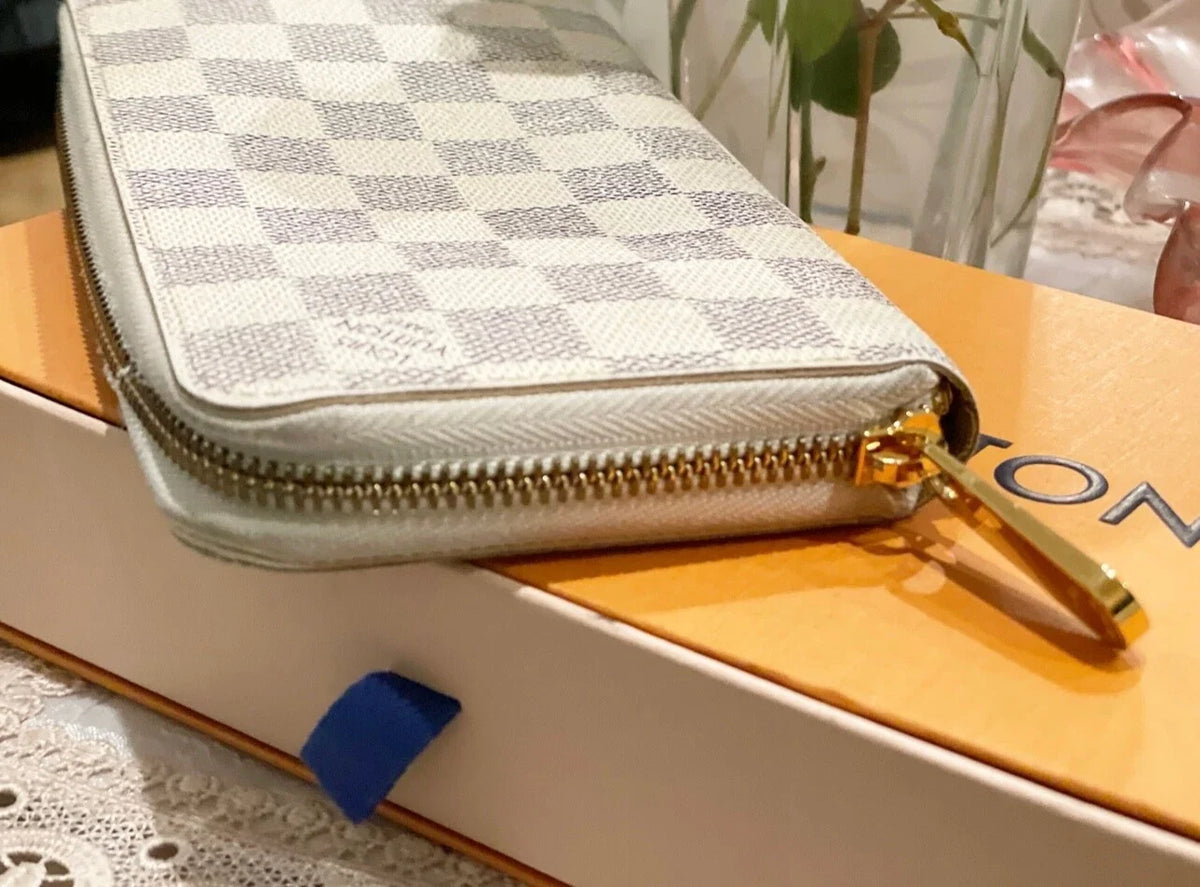 Louis Vuitton Damier Azur Zippy Wallet