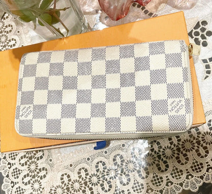 Louis Vuitton Damier Azur Zippy Wallet