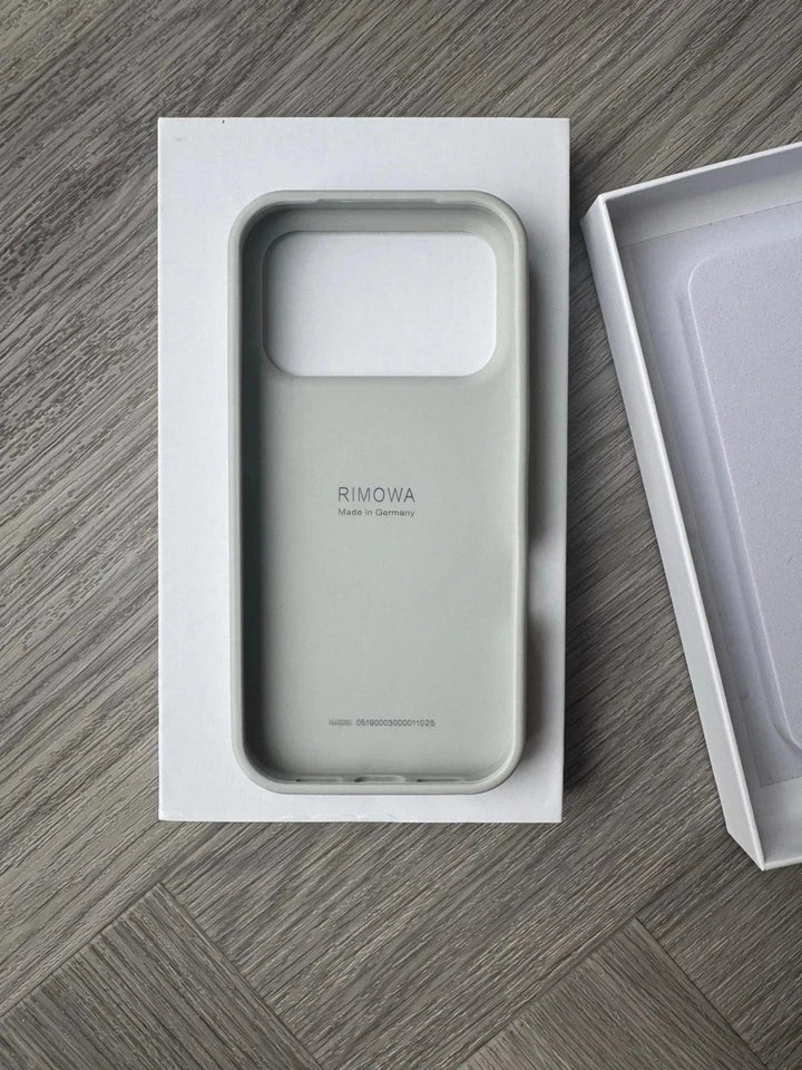 New Silver Aluminium Snap-On Phone Case for Apple iPhone 17 Pro Max