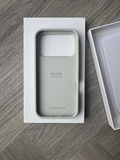 New Silver Aluminium Snap-On Phone Case for Apple iPhone 17 Pro Max
